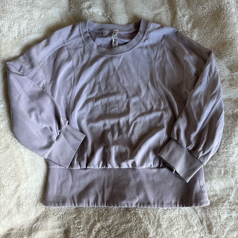 Super soft LULULEMON cropped crewneck